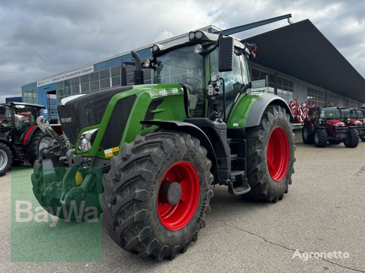 трактор колесный Fendt 828 VARIO S4 PROFI PLUS